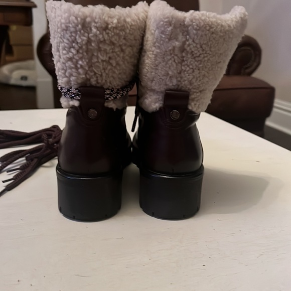 Aquatalia Jamie Boots; Leather & Shearling; Size 8 - Picture 6 of 11